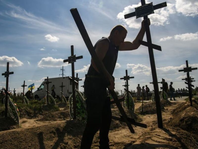 Рашисти вбили в Україні 14 тис. цивільних людей