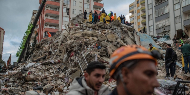 Жертв землетрусів в Турції і Сирії – близько 8 тис. Насправді – більше