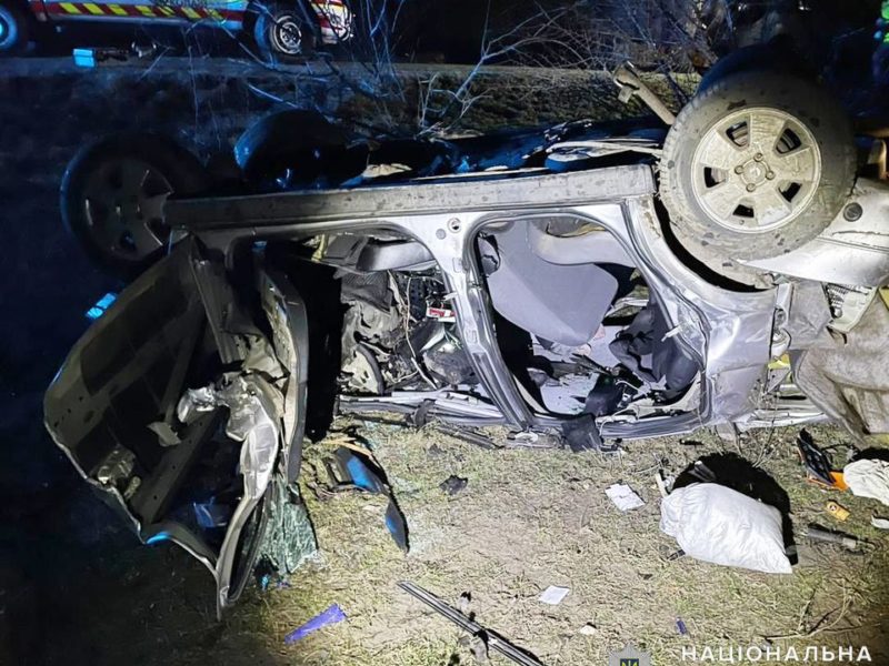 На Миколаївщині в нічному ДТП загинули двоє чоловіків (ФОТО)