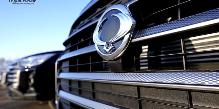 Рятувальникам Миколаївщини передали 4 пікапи (ФОТО, ВІДЕО)