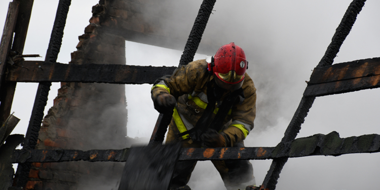 Зранку поблизу Миколаєва спалахнув дачний будинок (ФОТО)