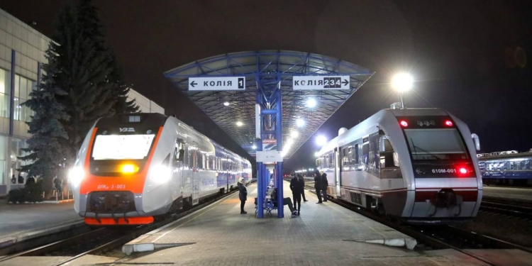 Сьогодні Укрзалізниця відновлює курсування «Слобожанського експреса» (ФОТО)