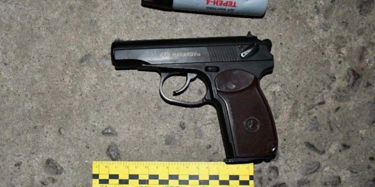 На Миколаївщині 17-річний шалопай пішов на розбій з пістолетом (ФОТО)