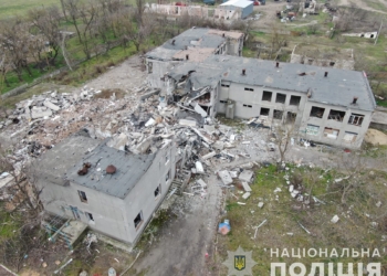 Документування злочинів росіян на Миколаївщині: зруйнована авіабомбою школа у Зеленому Гаю (ФОТО)