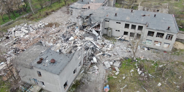 Документування злочинів росіян на Миколаївщині: зруйнована авіабомбою школа у Зеленому Гаю (ФОТО)