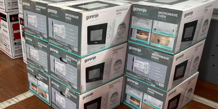 Миколаївщина отримала першу партію побутової техніки для комплектації модульних будинків (ФОТО)