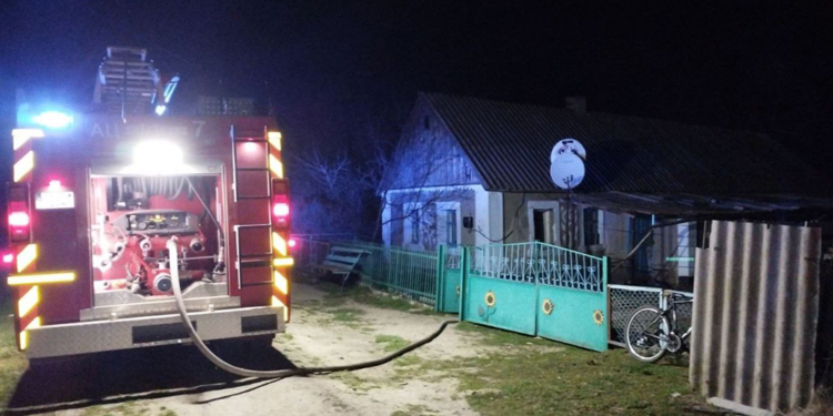 Знов через пічку: на Миколаївщині гасили пожежу в будинку