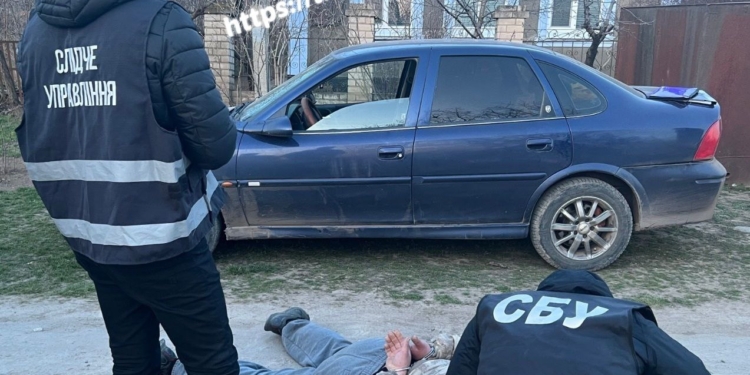 На Миколаївщині наркоділер отримував психотропи поштою під виглядом кави. Але це все одно не допомогло – його затримали (ФОТО)