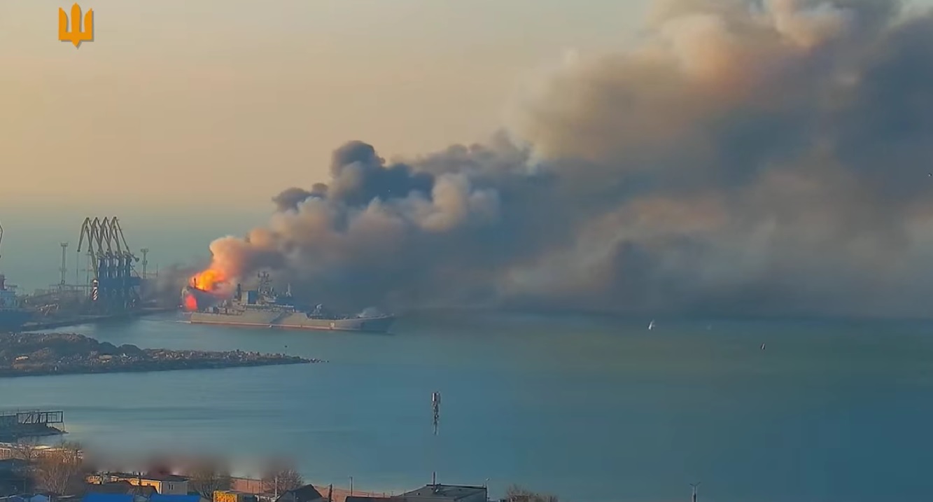 За 21 день до знищення «Москви»: рік тому ЗСУ зруйнували міф про невразливість російського флоту (ВІДЕО)