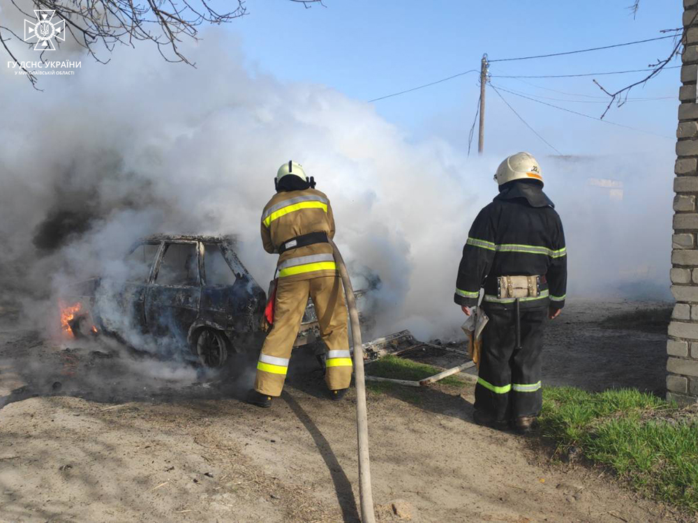 На Миколаївщині на пожежі надихався димом 56-річний чоловік – його шпиталізували 19