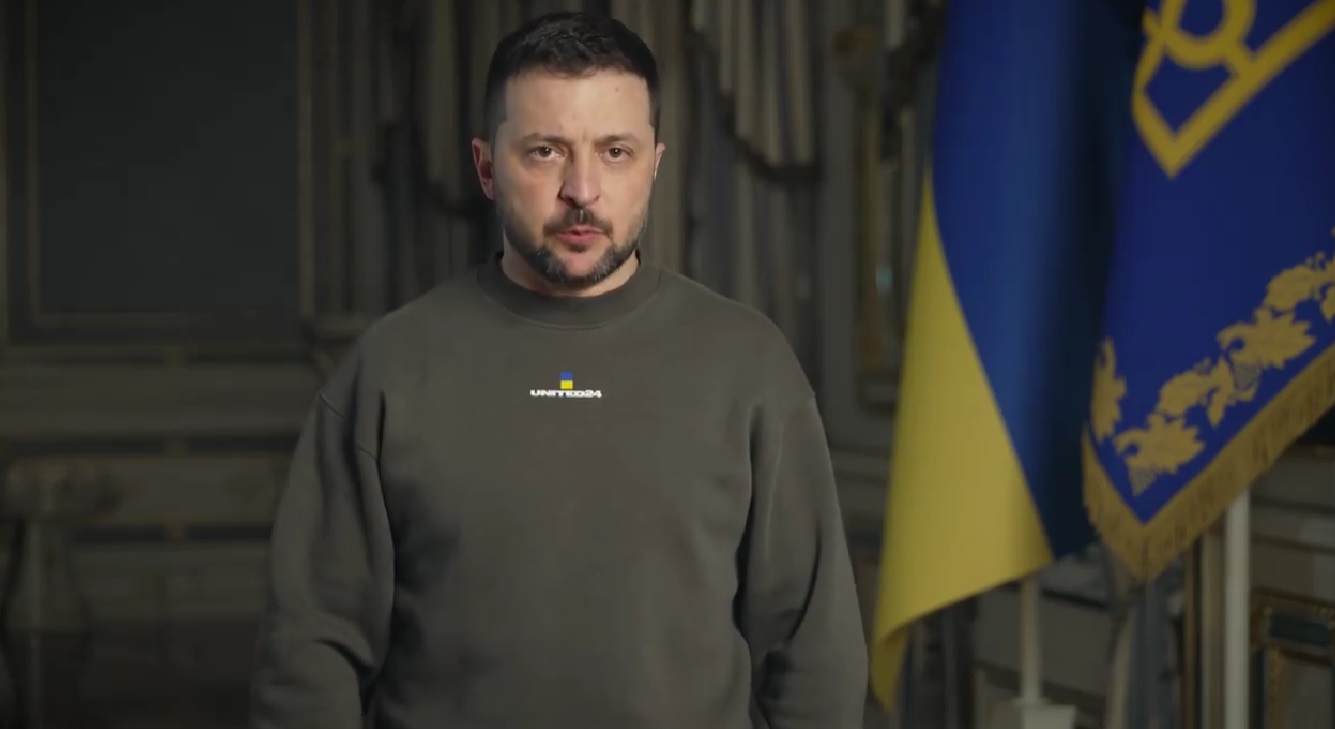 Про спеціальні наради з військовими щодо ситуації на фронті та заклик до українці підтримувати наших воїнів – про що говорив Зеленський в своєму зверненні (ВІДЕО)