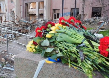 Річниця руйнування російською ракетою будівлі Миколаївської ОДА. Згадайте тих, хто загинув