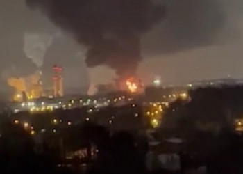 Спочатку вибух, потім пожежа: під Москвою горить коксогазовий завод (ВІДЕО)