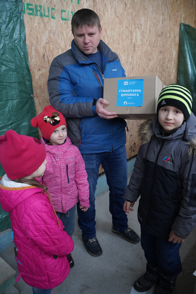 Програма екстреної підтримки SOSДІТИ в Миколаєві: вже видано понад 3,1 тисячі продовольчих наборів сім’ям з дітьми (ФОТО) 19