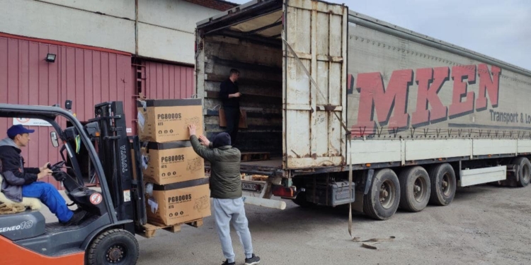 Миколаївщина передала Херсону три вантажівки гуманітарної допомоги (ФОТО)