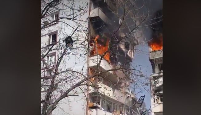 Запоріжжя під ракетними обстрілами – горять житлові будинки (ВІДЕО)