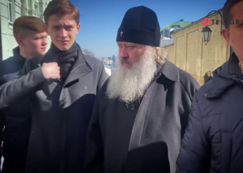 УПЦ МП з Лаври не пішла, комісії працювати не дадуть, “Паша-мерседес” напав на журналістів (ВІДЕО)