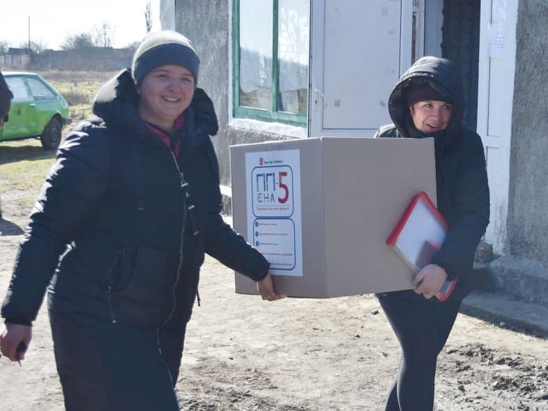 На Миколаївщині жителі Горохівської громади отримали 150 наборів гігієни від Save the Children (ФОТО) 23