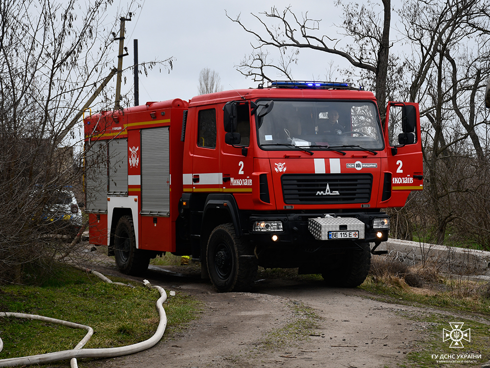 Зранку поблизу Миколаєва спалахнув дачний будинок (ФОТО) 27