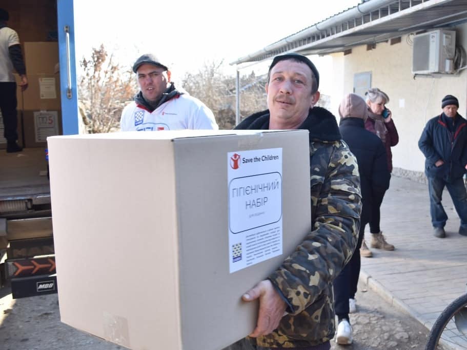 На Миколаївщині жителі Горохівської громади отримали 150 наборів гігієни від Save the Children (ФОТО) 27
