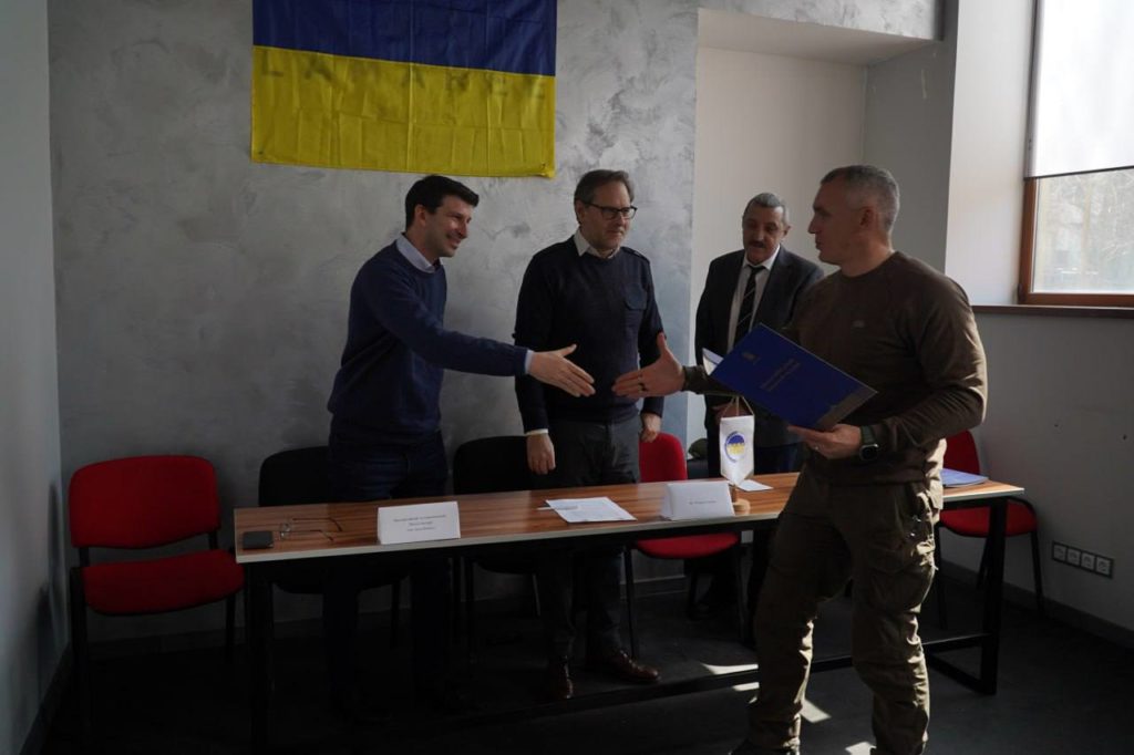 Посольство Австрії передало Миколаївщині 50 генераторів для відновлення соціальної інфраструктури (ФОТО) 3