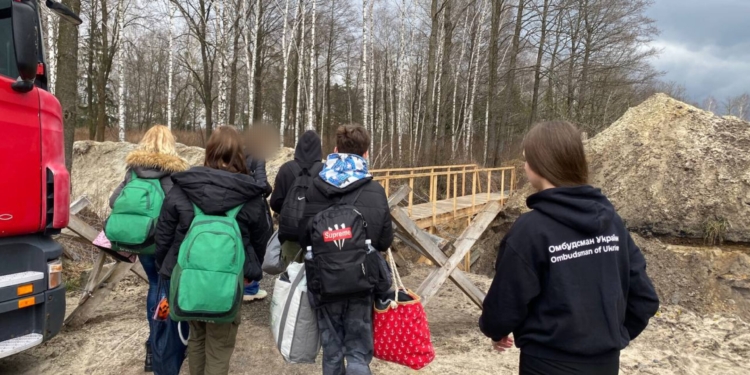 До України вдалося повернути 15 українських дітей, яких вкрали росіяни (ФОТО)