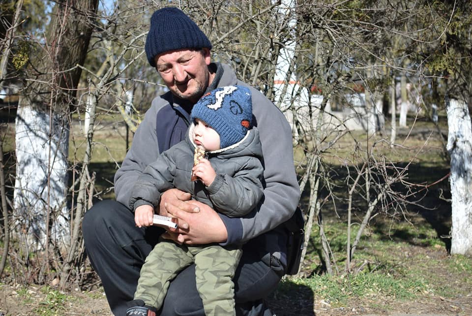 На Миколаївщині жителі Горохівської громади отримали 150 наборів гігієни від Save the Children (ФОТО) 3