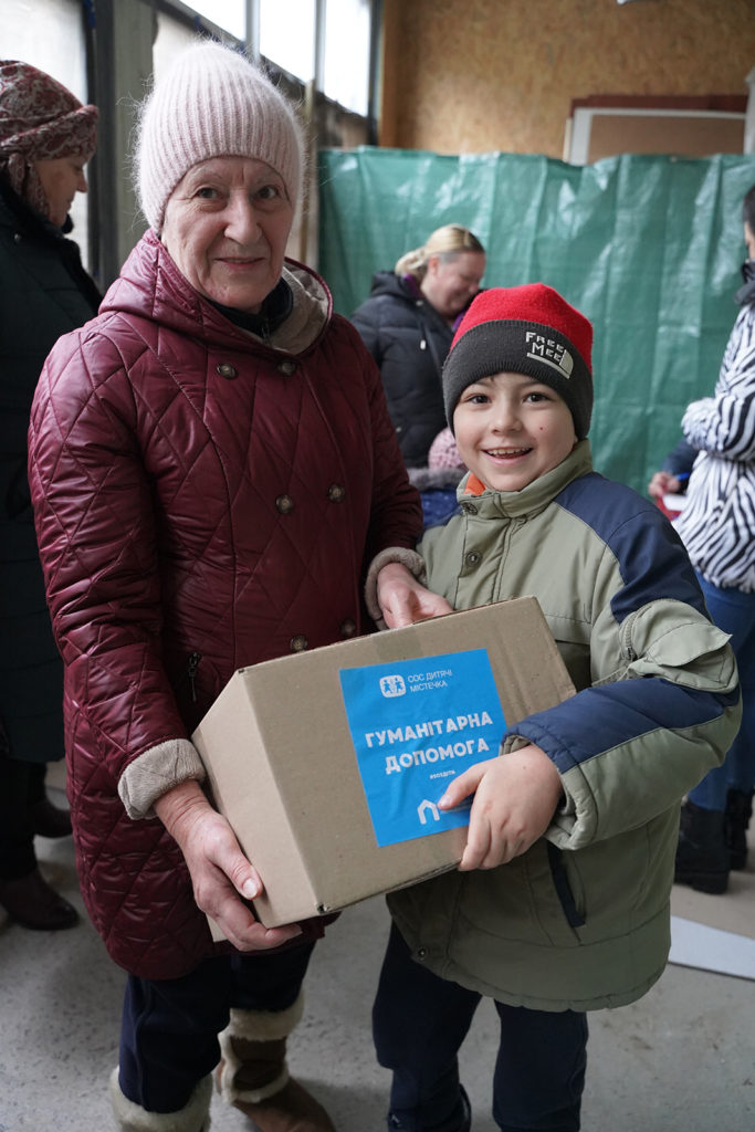 Програма екстреної підтримки SOSДІТИ в Миколаєві: вже видано понад 3,1 тисячі продовольчих наборів сім’ям з дітьми (ФОТО) 3