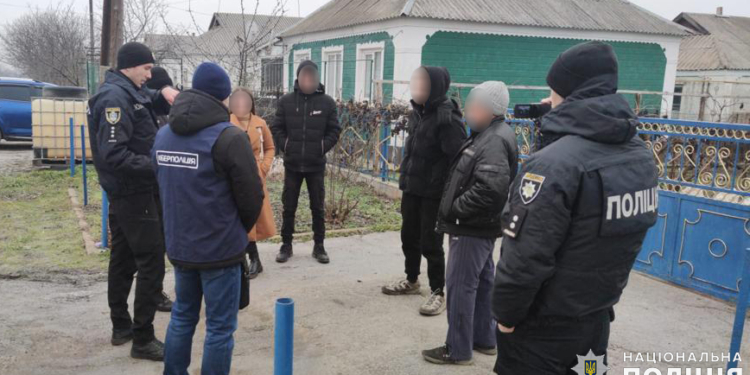 На Миколаївщині викрили 17-річного шахрая, який заволодівав коштами під виглядом продажу військової амуніції (ФОТО)