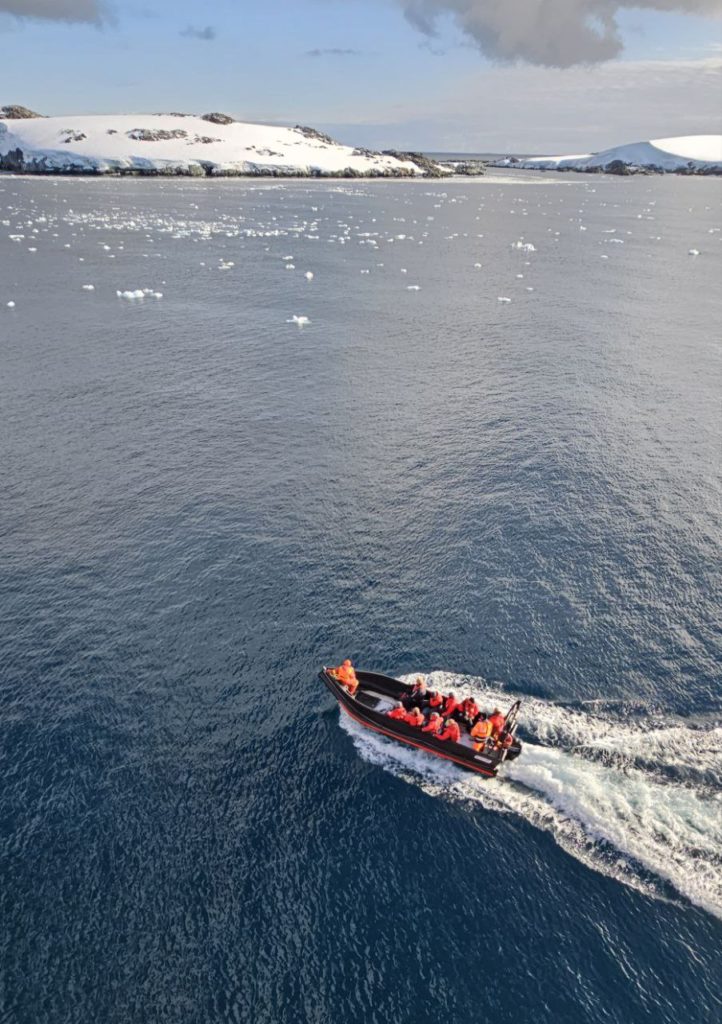 Криголам «Ноосфера» доставив до антарктичної станції «Академік Вернадський» зимівників наступної експедиції (ФОТО) 5