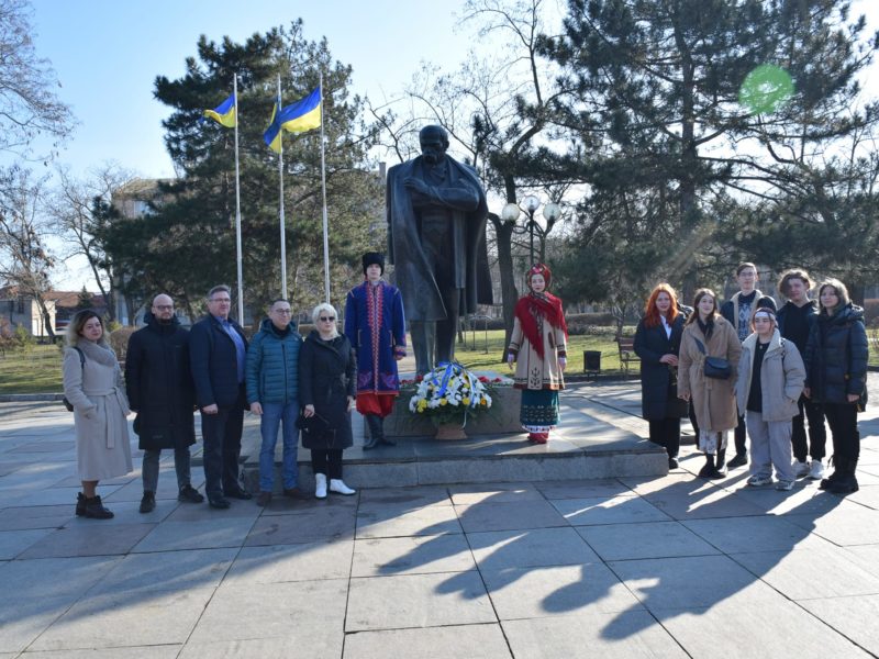 В Миколаєві «розкрили» пам’ятник Шевченку (ФОТО)