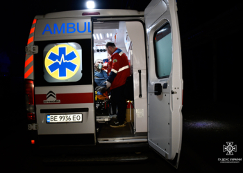 Дві пожежі в Миколаєві, на одній з яких врятували людину, і пожежа автівки: що гасили рятувальники протягом ночі (ФОТО)