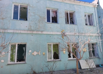 Російські окупанти нанесли ракетного удару по Одещині. Ракети збиті, але їхніми уламками пошкоджено дитячий садок та кілька житлових будинків (ФОТО, ВІДЕО)