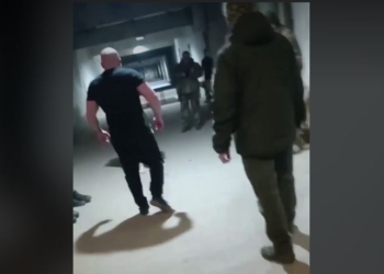 Скандал. В Житомирі офіцер побив строковика, розпочате розслідування, обох відсторонили (ВІДЕО)