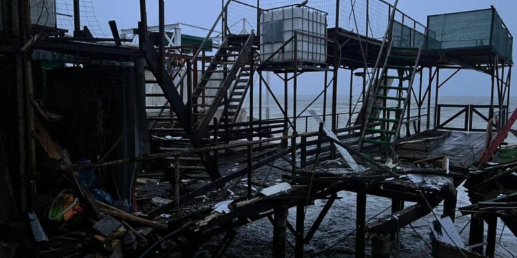 На Одещині в Сичавці вибухнула морська міна, яку прибило штормом. Є руйнування (ФОТО)