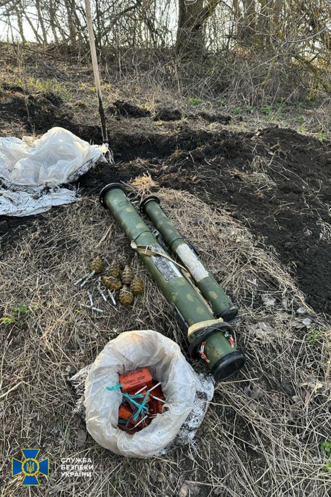 СБУ знешкодила агентів ФСБ з журналістським посвідченням і зв'язками з нардепом - готували ракетні удари по Укрзалізниці (ФОТО) 16