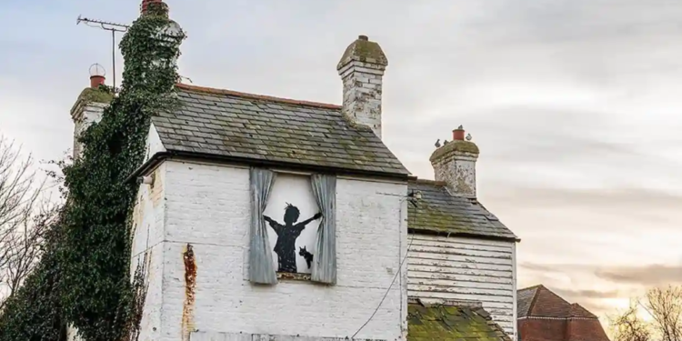 В Британії знищили графіті Бенксі. Випадково (ФОТО)