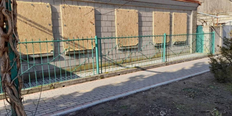 Відновлення пошкодженої російськими обстрілами інфраструктури на Миколаївщині: що зроблено за останній тиждень зими (ФОТО)