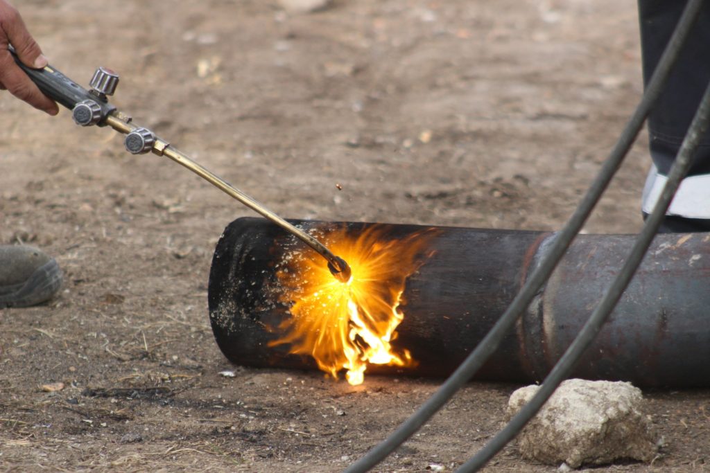 «Миколаївгаз» обіцяє за тиждень повернути газ в домівки мешканців села Прибузьке (ФОТО) 9