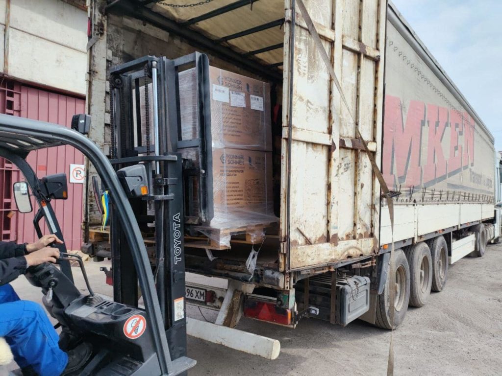 Миколаївщина передала Херсону три вантажівки гуманітарної допомоги (ФОТО) 9