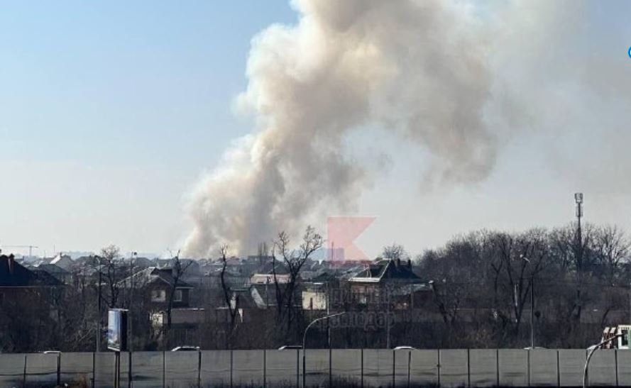 В Краснодарі вибухи і пожежа в районі льотного училища (ФОТО) 7