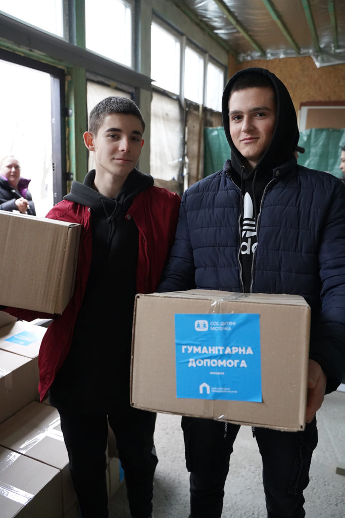 Програма екстреної підтримки SOSДІТИ в Миколаєві: вже видано понад 3,1 тисячі продовольчих наборів сім’ям з дітьми (ФОТО) 11