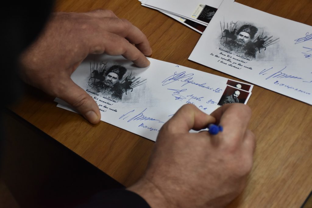 «Батько Нації»: у Миколаєві провели спецпогашення марки до дня народження Кобзаря (ФОТО) 13