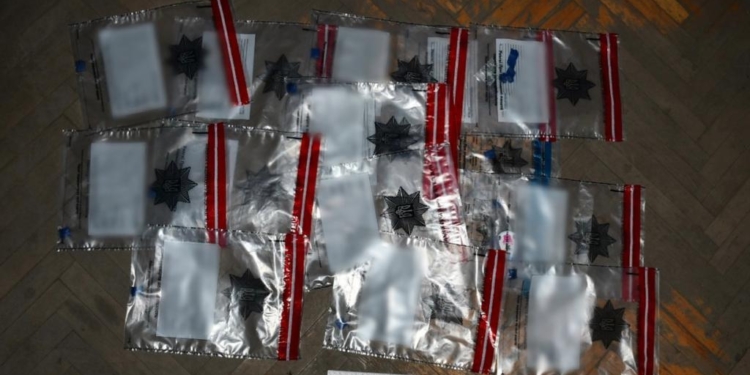 На Миколаївщині поліцейські затримали «закладника» зі зброєю (ФОТО)