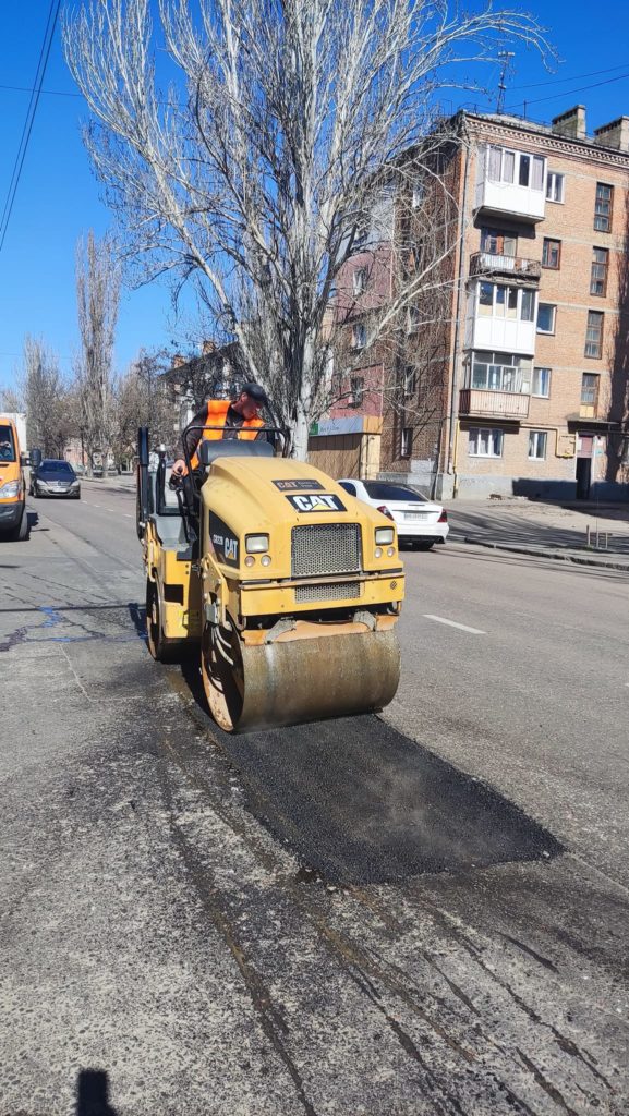 В Миколаєві розпочали ямковий ремонт доріг (ФОТО) 15
