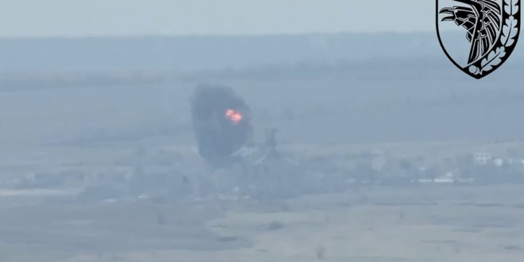 Під Бахмутом ЗСУ збили ворожий Су-24 (ВІДЕО)