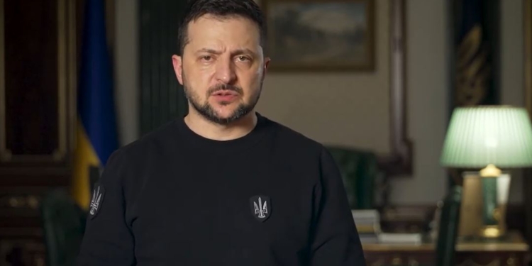 “В Україні завжди звучатиме “Слава Україні” і мільйони людей будуть відповідати “Героям слава”, – Зеленський пообіцяв знайти вбивць полоненого (ВІДЕО)