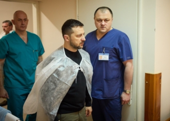 Зеленський сьогодні у Львові – вшанував пам’ять загиблих, відвідав поранених (ФОТО, ВІДЕО)