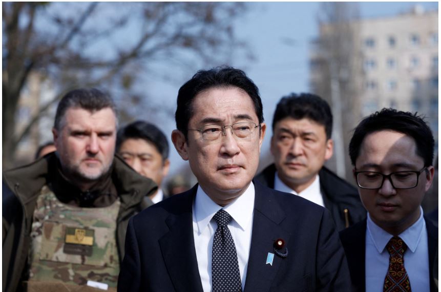 "Я відчуваю великий гнів через це звірство", - прем'єр Японії відвідав Бучу (ФОТО) 10
