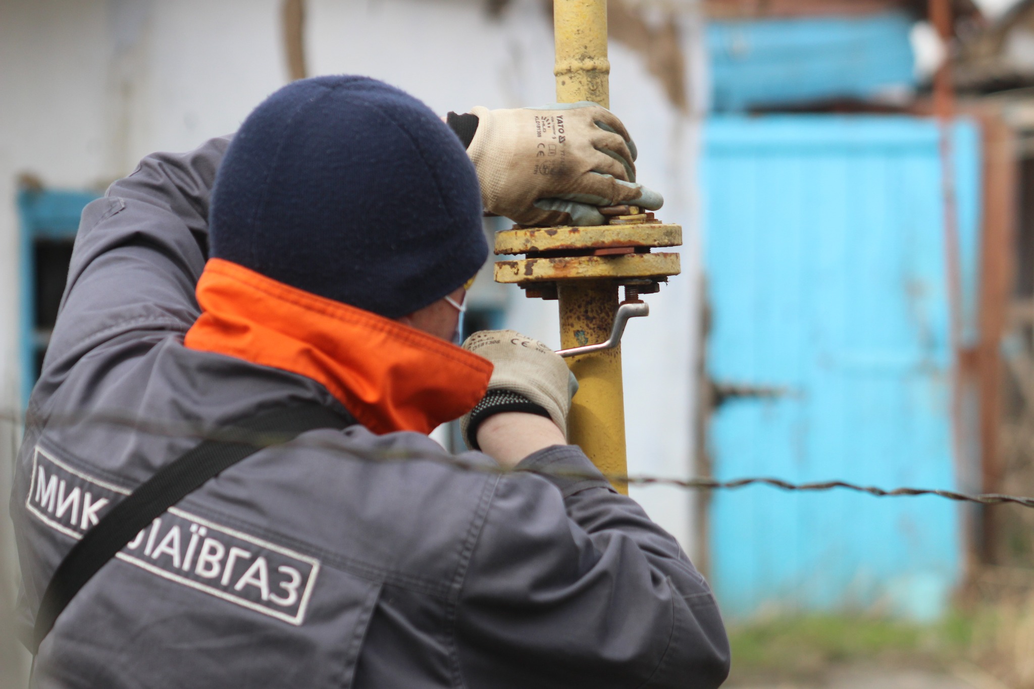 «Миколаївгаз» обіцяє за тиждень повернути газ в домівки мешканців села Прибузьке (ФОТО) 18